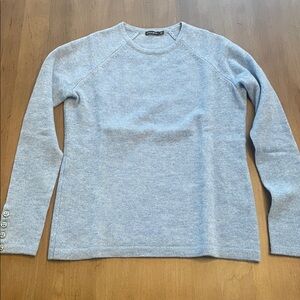 Like new XS J. McLaughlin pale blue 💯 cashmere crewneck sweater.